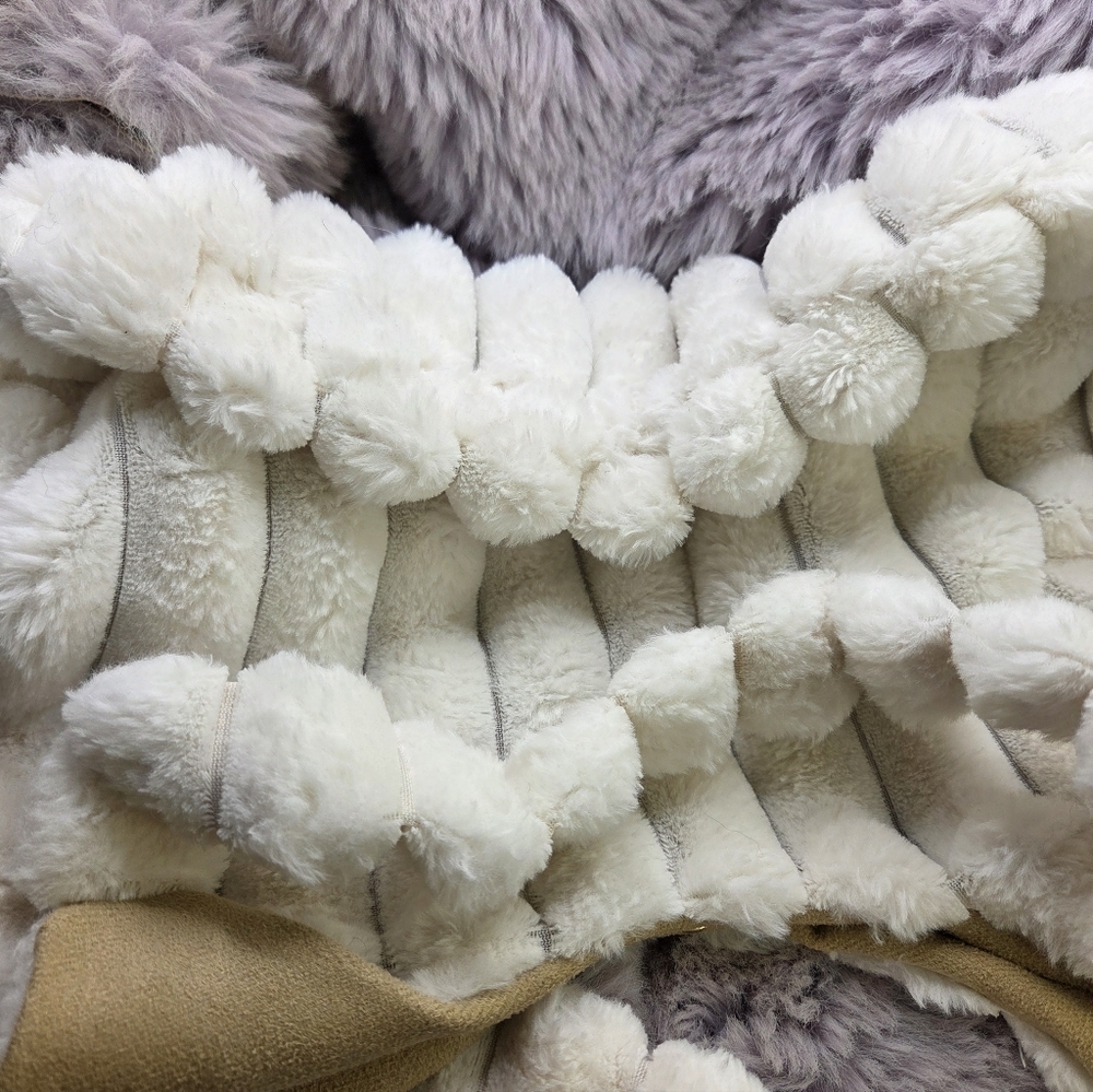 Cos White Medium Puffer Tote Bag Faux Fur - Picture 7 of 7